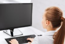 על ישיבה ממושכת מול המחשב והנזקים העלולים להיגרם